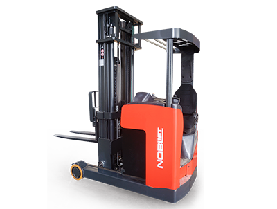 搬运车厂家说说全电动堆高车的使用规范