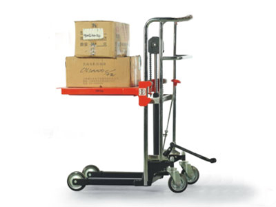 搬运车厂家谈谈升降平台的日常维护