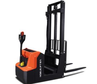 选购电动叉车时要注意什么？